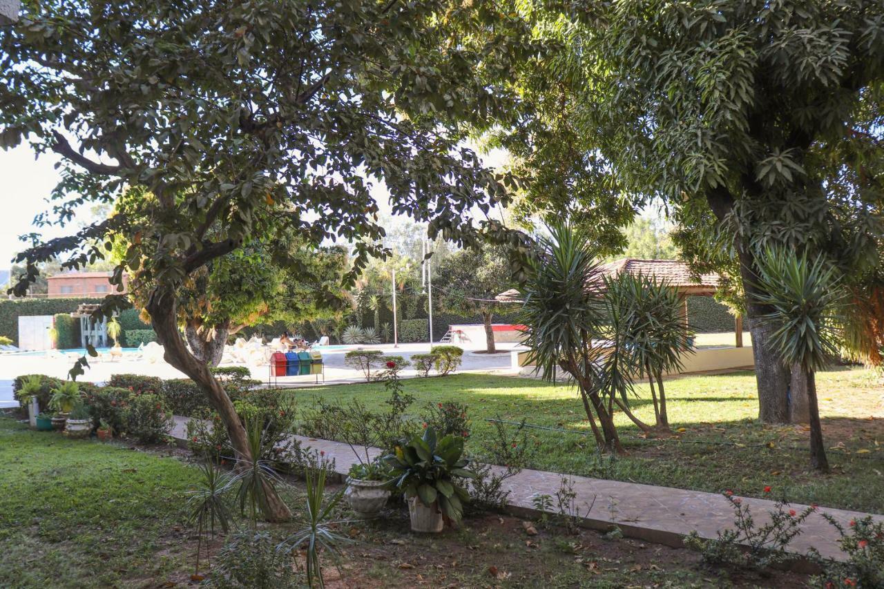 Solar Das Mangueiras Barreiras  Luaran gambar